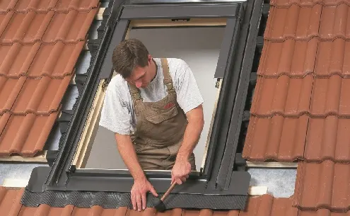 Poprawny montaż okna dachowego.
