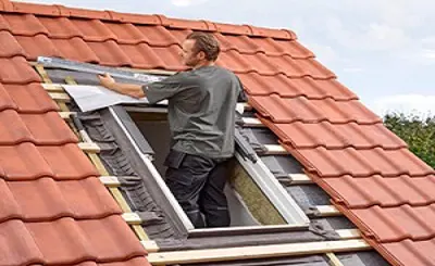 Co to jest ciepły montaż okna dachowego? O czym należy pamiętać?