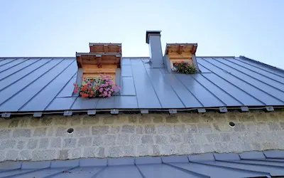 Wytrzymałość okien dachowo obrotowych - która marka najlepsza?