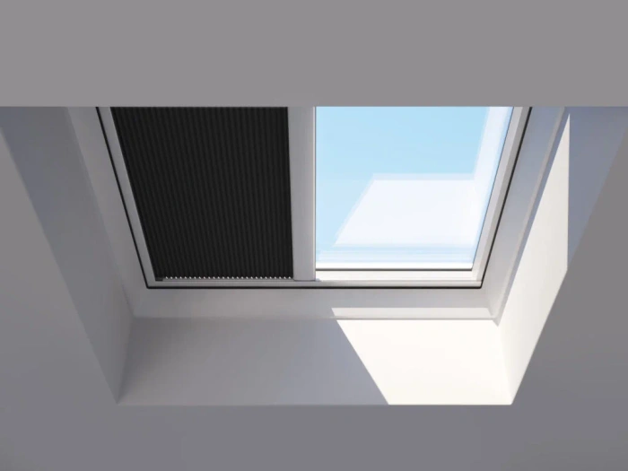 Roleta do okna do dachu płaskiego ROOFLITE+ FSA 1047 czarny 80x80 solarna