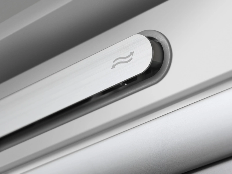 Okno dachowe Velux GLU PK08 0061B RAL 7043 94x140 3-szybowe drewniano-poliuretanowe