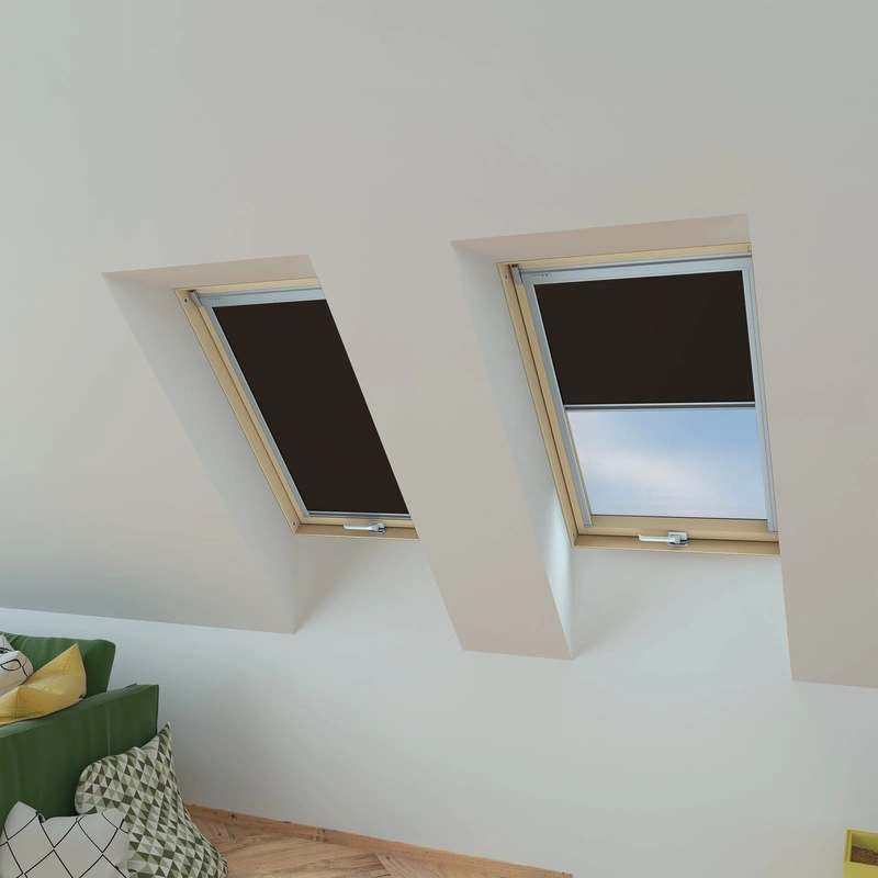 Roleta wewnętrzna do okna dachowego Fakro ARP Z-W/220 55x78 rozpraszająca elektryczna