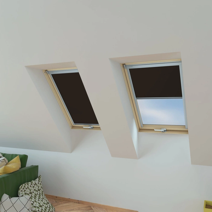 Roleta wewnętrzna do okna dachowego Fakro ARP Z-W/220 55x118 rozpraszająca elektryczna