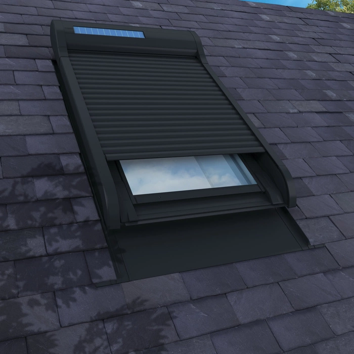 Roleta zewnętrzna do okna dachowego Fakro ARZ Komfort Solar 102 55x140 solarna