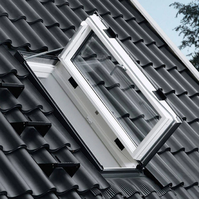Okno wyłazowe Velux GXU FK06 0070 66x118 2-szybowe drewniano-poliuretanowe