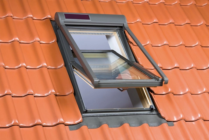 Markiza zewnętrzna do okna dachowego Fakro AMZ SOL/089 RAL 7022 61x117 solarna