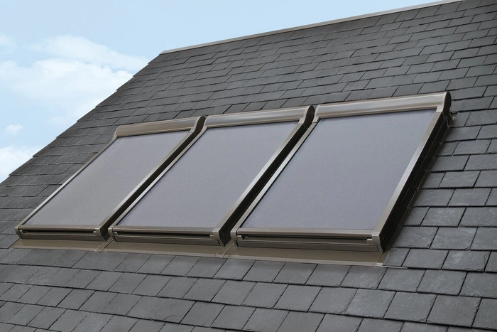 Markiza FAKRO AMZ KOMF E230/090 RAL 7016 55x98