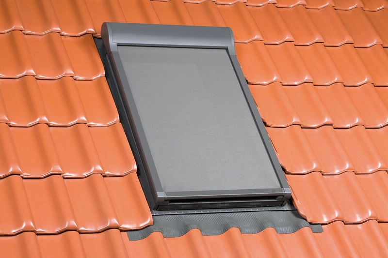 Markiza FAKRO AMZ KOMF E230/092 RAL 7022 94x180