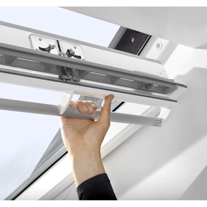 Okno dachowe Velux GBL MK08 2015 78x140 3-szybowe drewniane do niskiego kąta nachylenia dachy