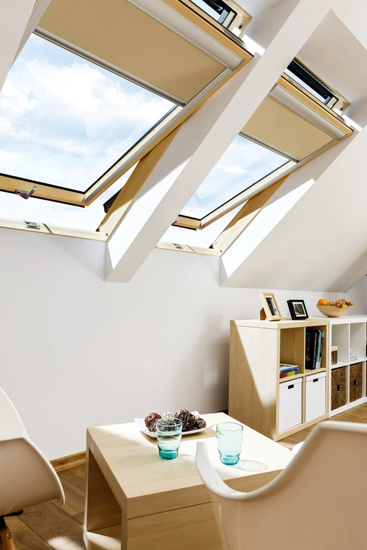 Okno dachowe Fakro FTP-V U4 RAL 7022 78X140 3-szybowe drewniane