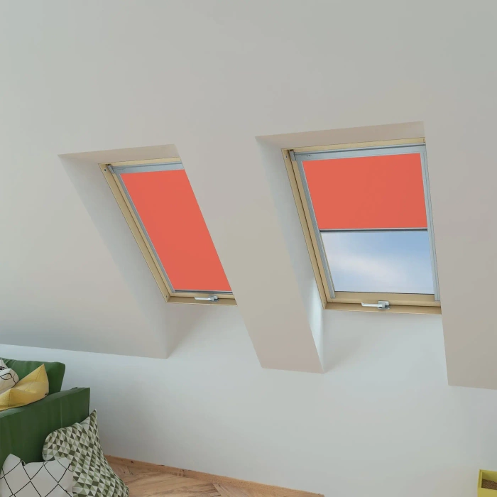 Roleta wewnętrzna do okna dachowego Fakro ARP Z-W/246 66x140 rozpraszająca elektryczna