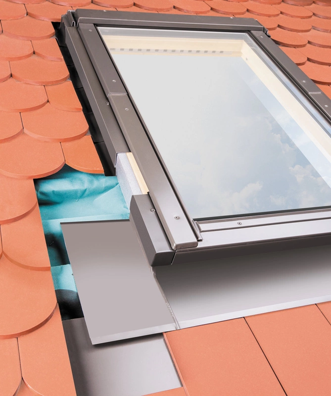 Kołnierz do okna dachowego Fakro ELV-T RAL 7022 134x140 do pokryć łuskowych