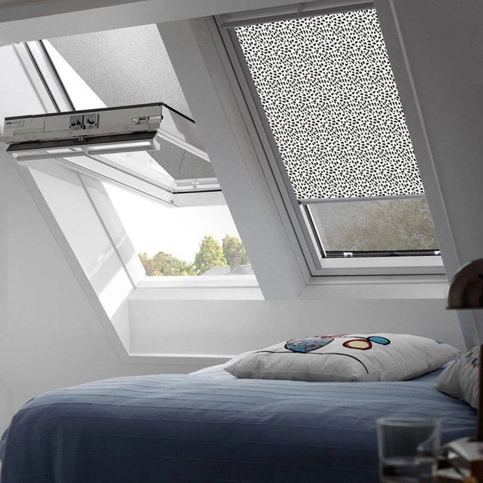 Roleta wewnętrzna do okna dachowego Velux DKL SK08 0705S 114x140 zaciemniająca manualna