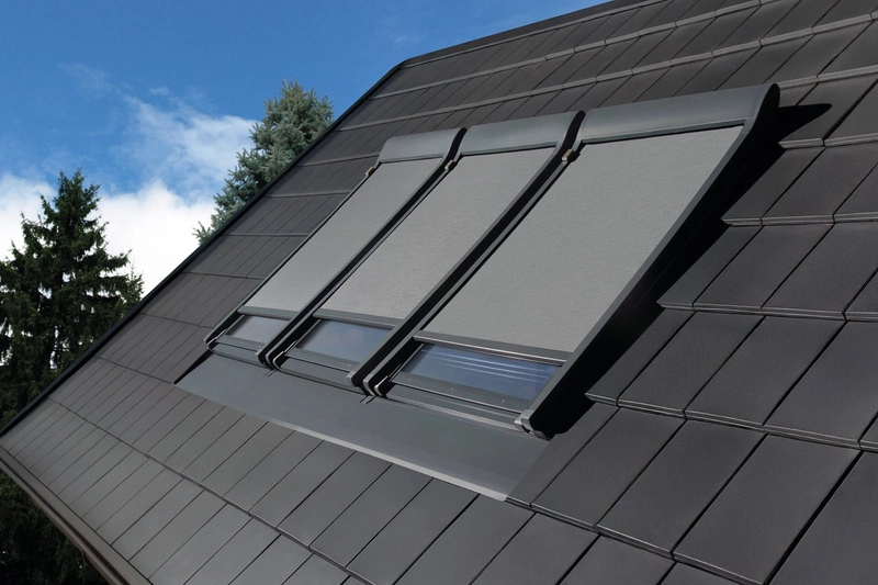 Markiza FAKRO AMZ KOMF E230/090 RAL 9005 114x118