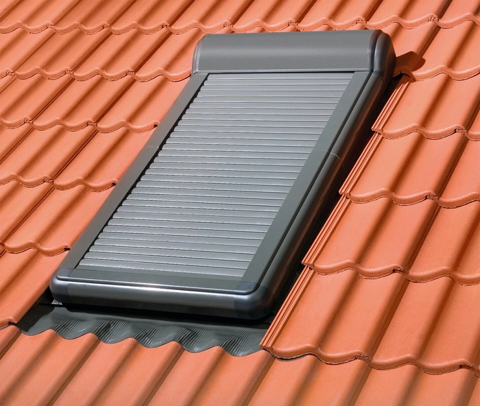 Roleta zewnętrzna do okna dachowego Fakro ARZ Z-W/102 94x140 elektryczna