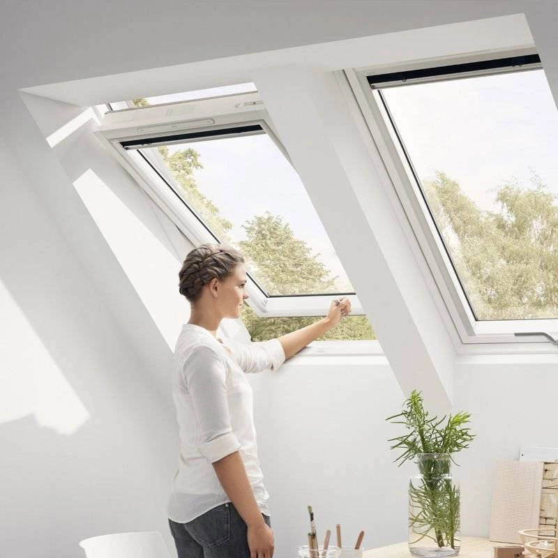 Okno dachowe Velux GLU MK04 0051B RAL 7043 78x98 2-szybowe drewniano-poliuretanowe