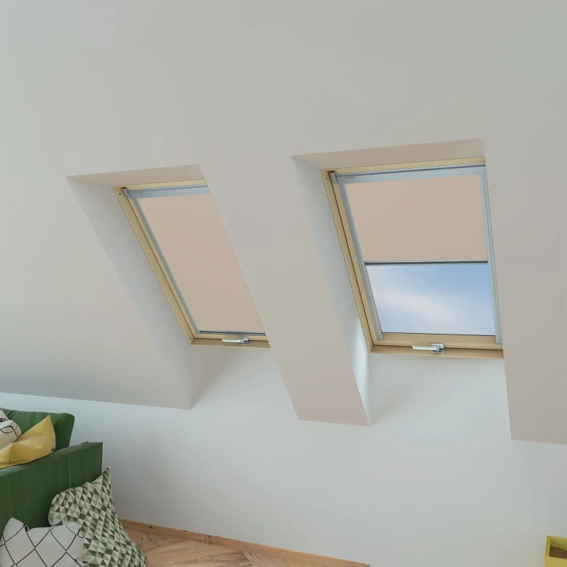 Roleta wewnętrzna do okna dachowego Fakro ARP Z-W/240 78x98 rozpraszająca elektryczna