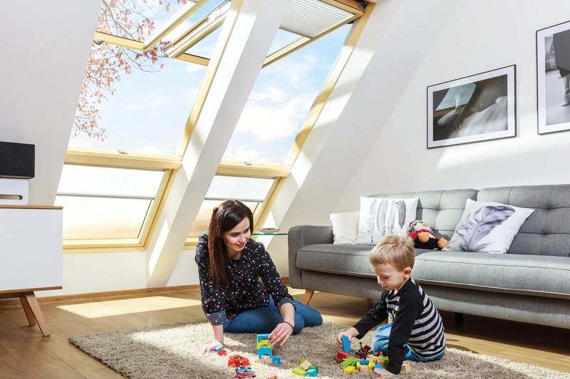 Okno dachowe Fakro FPP-V MAX U4 RAL 7022 114x140 3-szybowe drewniane