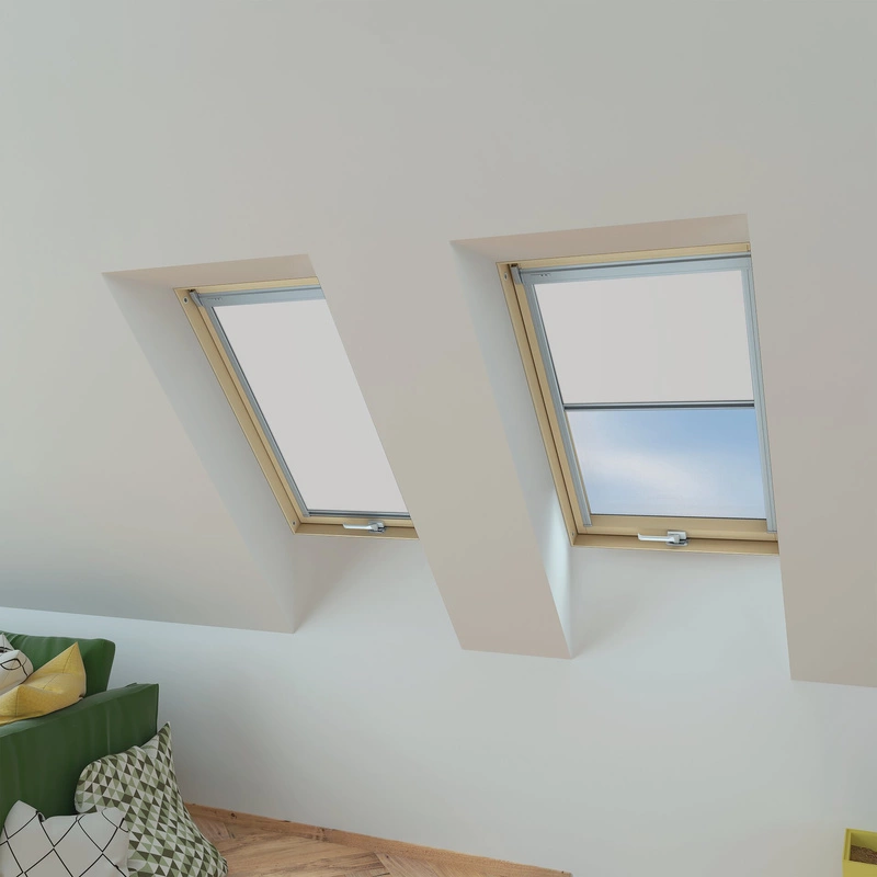 Roleta wewnętrzna do okna dachowego Fakro ARP Z-W/254 55x118 rozpraszająca elektryczna