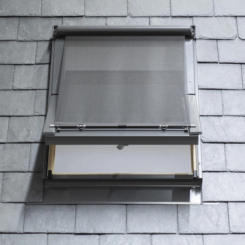 Markiza do okna dachowego ROOFLITE+ MIA MXA 4260 VL manualna czarna 78x