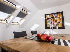 Roleta wewnętrzna do okna dachowego Fakro ARF/265 78x118 zaciemniająca manualna