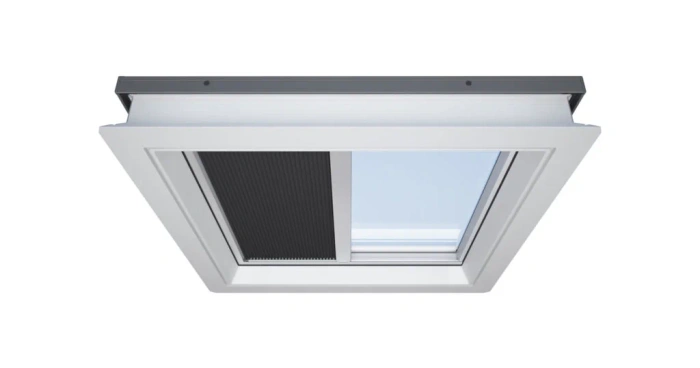 Roleta do okna do dachu płaskiego ROOFLITE+ FSA 1047 czarny 80x80 solarna