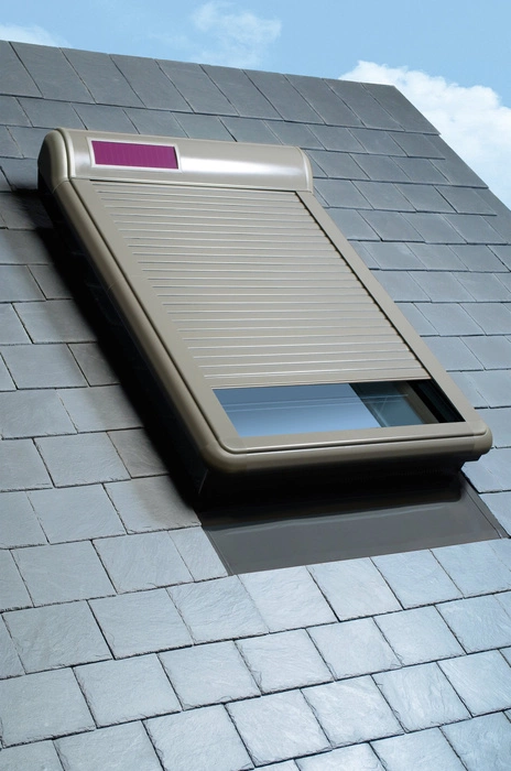 Roleta zewnętrzna do okna dachowego Fakro ARZ SOL/102 PP 74x112 solarna