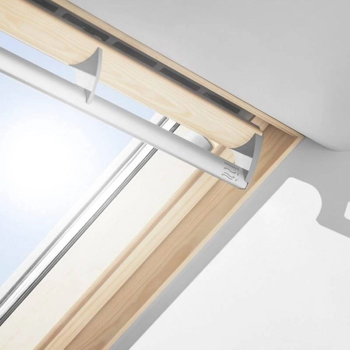 Okno dachowe Velux GGL UK10 3066 134x160 3-szybowe drewniane