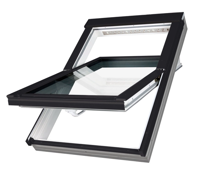 Okno dachowe Fakro PTP-V U4 RAL 9005 94x98 3-szybowe PVC