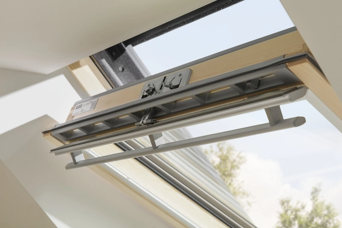 Okno dachowe Velux GLL MK08 1061 RAL 7043 78x140 3-szybowe drewniane