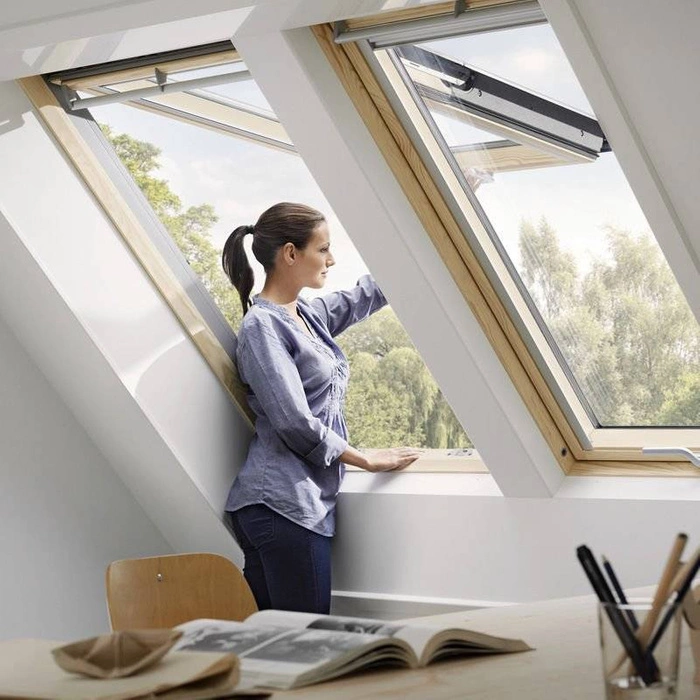 Okno dachowe Velux GPL UK08 3070 134x140 2-szybowe drewniane