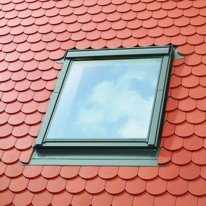 Kołnierz z BDX do okna dachowego Velux EDB UK10 2000 RAL 7043 134x160 do karpiówki