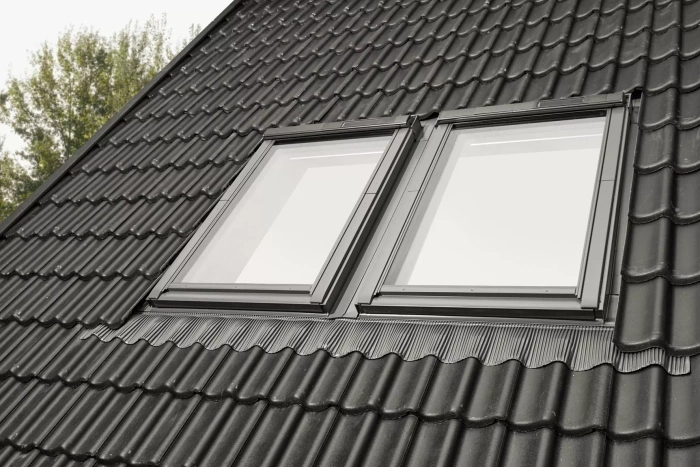 Kołnierz do okna dachowego Velux EKW MK06 2021M RAL 7043 78x118 kombi do pokryć wysokoprofilowanych