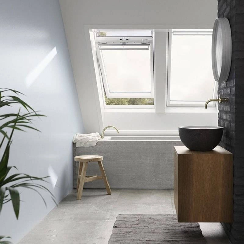 Okno dachowe Velux GGU PK08 0066 RAL 7043 94x140 3-szybowe drewniano-poliuretanowe