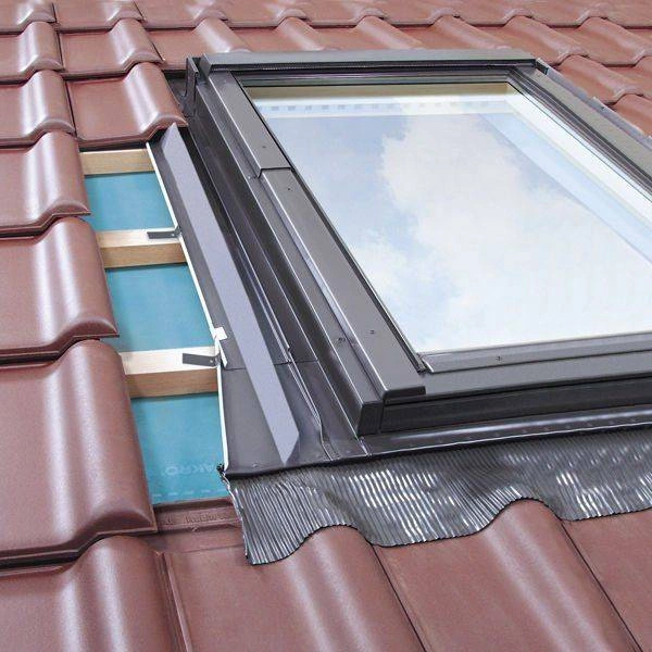 Okno dachowe FAKRO FTU-V U4 78x118 3-szybowe + kołnierz EZV-P zestaw