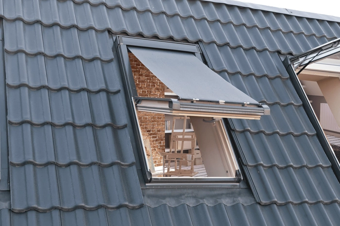 Markiza zewnętrzna podczapkowa do okien dachowych Okpol AMW 134x160 manualna