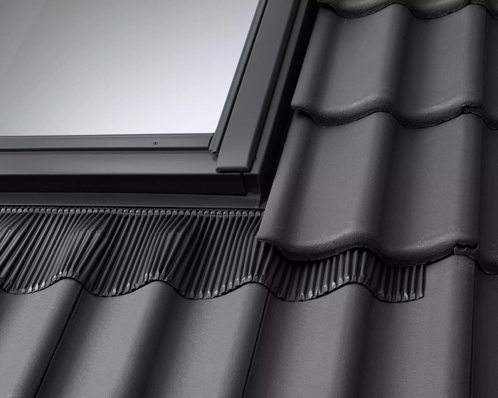 Kołnierz z BFX do okna dachowego Velux EDW FK06 1000 RAL 7043  66x118 do pokryć wysokoprofilowanych