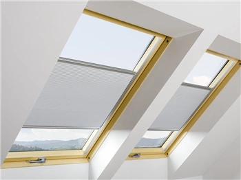 Roleta wewnętrzna do okna dachowego Fakro APF/611 66x140 zaciemniająca plisowana manualna