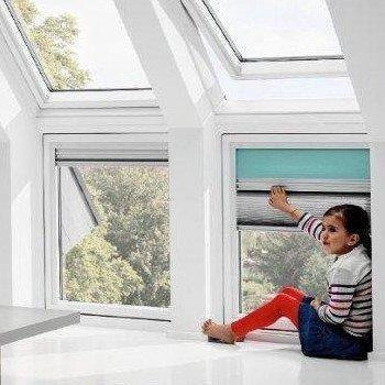 Okno dachowe kolankowe Velux VIU PK38 0070 94x137 2-szybowe drewniano-poliuretanowe