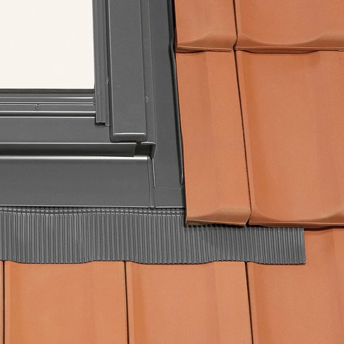 Kołnierz do okna dachowego ROOFLITE+ TFX M8A RAL 7043 78x140 do pokryć falistych