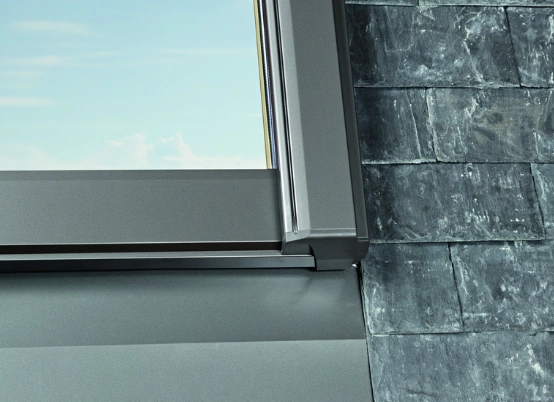 Kołnierz do okna dachowego ROTO RotoQ EDL 114x118 Qx200AV2 do pokryć płaskich, gontów