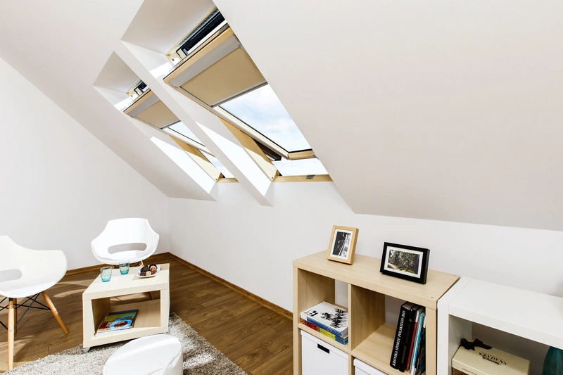 Okno dachowe Fakro FTP-V U4 RAL 7022 114x140 3-szybowe drewniane