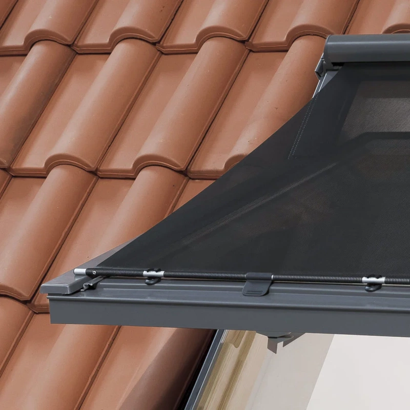 Markiza do okna dachowego ROOFLITE+ MIA MXA 4260 VL manualna czarna 78x