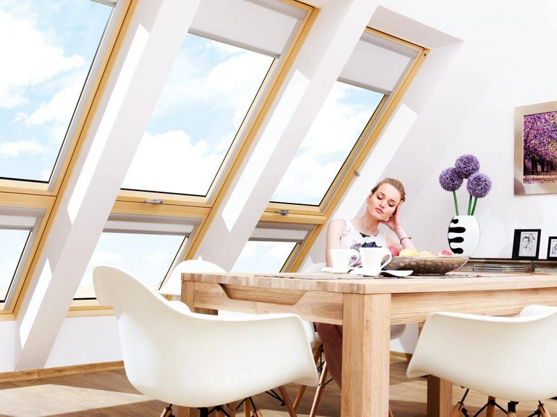 Roleta wewnętrzna do okna dachowego Fakro ARF/260 94x140 zaciemniająca manualna