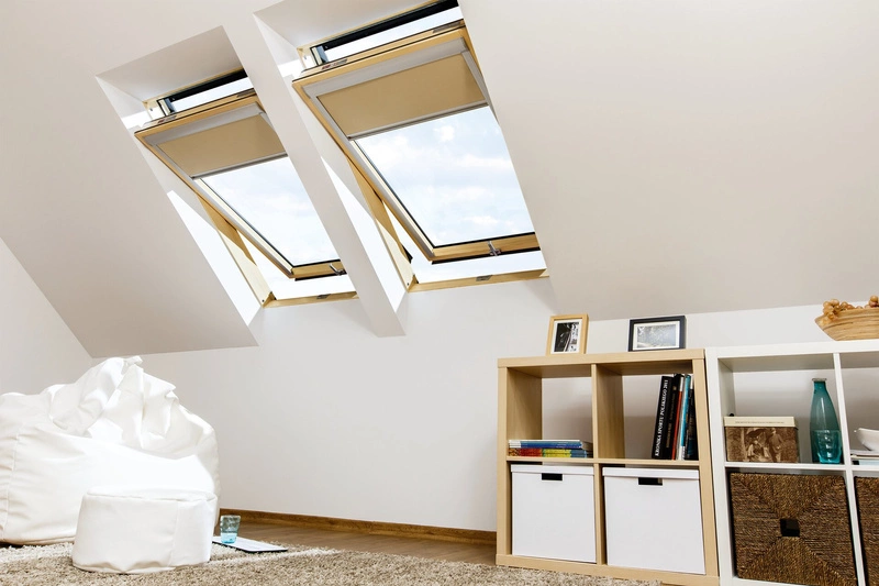 Okno dachowe FAKRO FTP-V U4 RAL 9005 66x118 3-szybowe - wyprzedaż