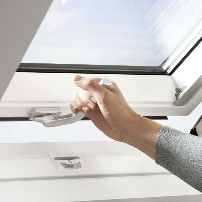 Okno dachowe Velux GLU MK04 0051B RAL 7043 78x98 2-szybowe drewniano-poliuretanowe