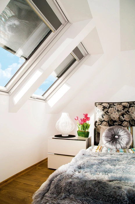 Okno dachowe Fakro PTP-V U4 RAL 7022 78x118 3-szybowe PVC