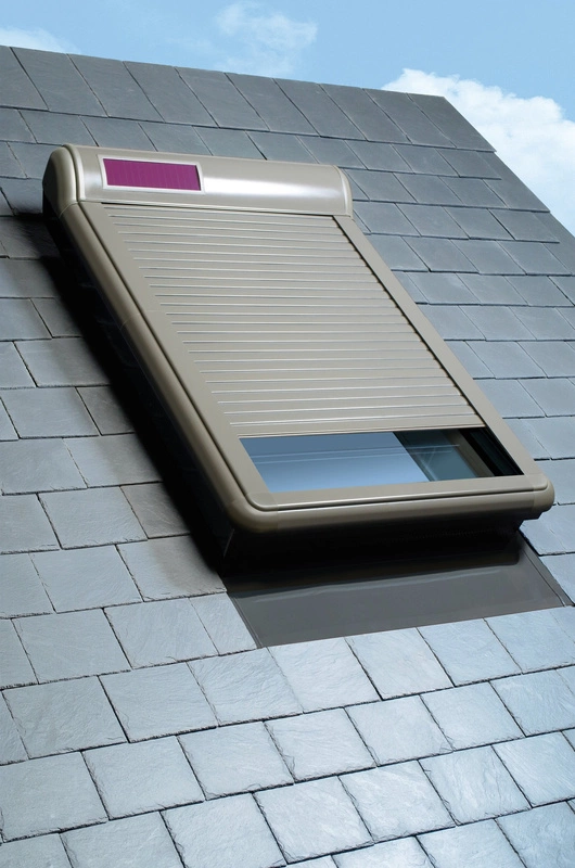 Roleta zewnętrzna do okna dachowego Fakro ARZ SOL/102 PP 85x137 solarna