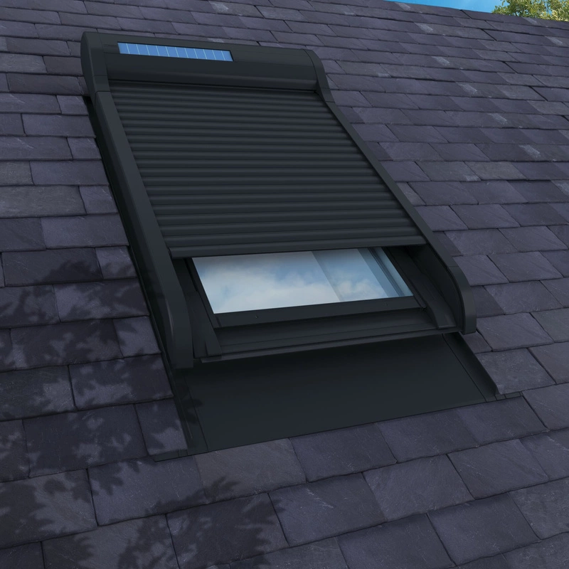 Roleta zewnętrzna do okna dachowego Fakro ARZ Komfort Solar 107 78x140 solarna