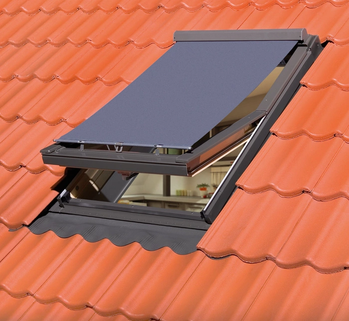 Markiza zewnętrzna do okna dachowego Fakro AMZ/090 RAL 7022 78x98 manualna